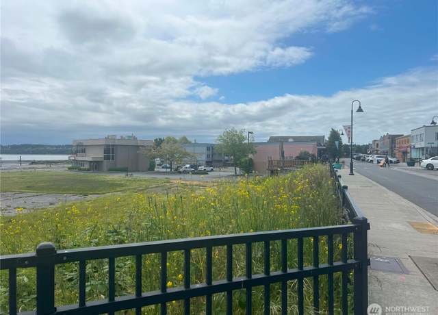 Property at 945 SE Pioneer Way, Oak Harbor, WA 98277