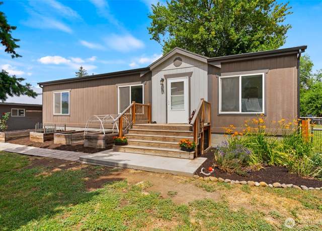 Property at 301 W 2nd Ave, Kittitas, WA 98934, 3 beds, 2 baths