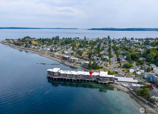 Property at 3717 Beach Dr SW #207, Seattle, WA 98116, 2 beds, 1.5 baths