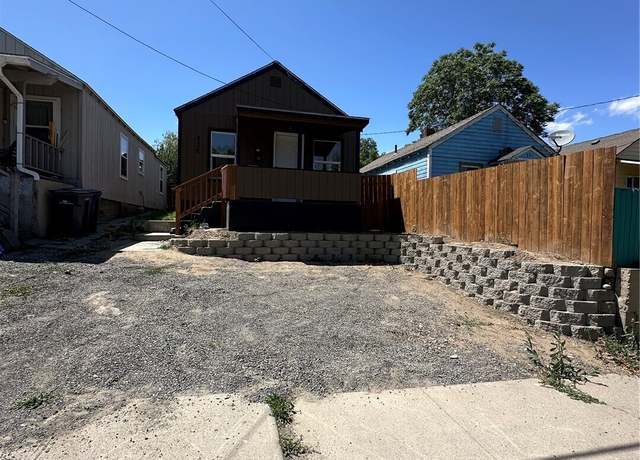 Property at 836 S Cashmere St, Wenatchee, WA 98801, 2 beds, 1 bath