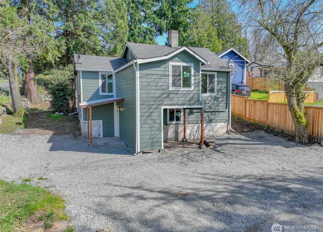 Property at 1023 SW Roxbury St, Seattle, WA 98106, 4 beds, 2 baths