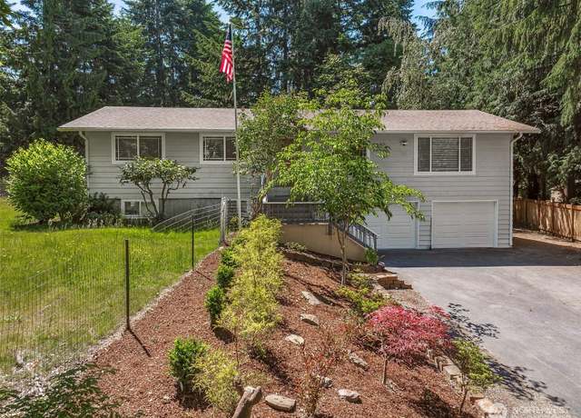 Property at 12820 E 129th St, Puyallup, WA 98374, 3 beds, 2.5 baths