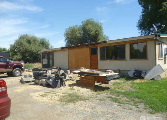 Property at 155 N Gap Rd, Prosser, WA 99350, 3 beds, 2 baths
