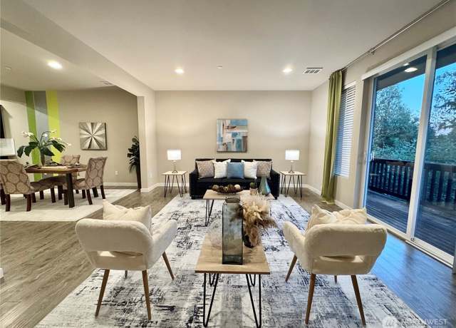 Property at 1928 78th Pl SE, Everett, WA 98203, 3 beds, 2.5 baths