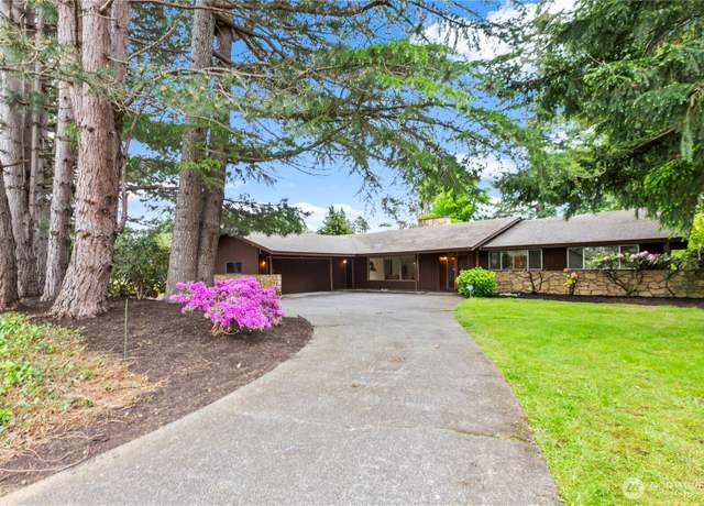Property at 907 Baker St, Bellingham, WA 98225, 3 beds, 2.5 baths