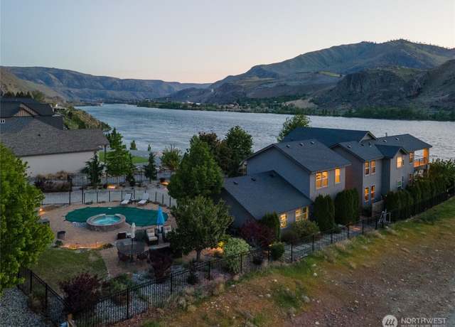 Property at 31 S Shore Dr, Orondo, WA 98843, 4 beds, 3.5 baths