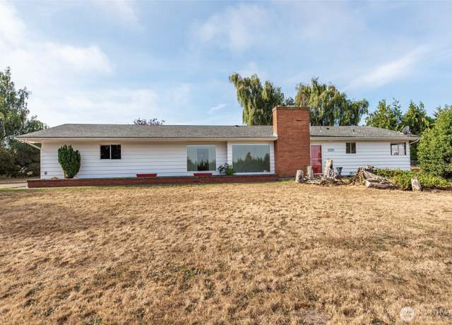 Property at 1031 Thornton Dr, Sequim, WA 98382, 2 beds, 1.5 baths