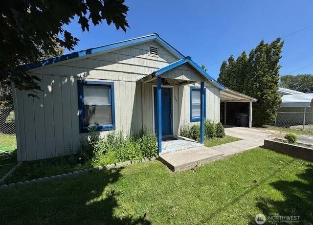 Property at 1008 Tieton Ave, Tieton, WA 98947, 2 beds, 1 bath