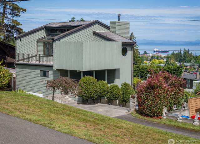 Property at 1825 E 3rd St, Port Angeles, WA 98362, 2 beds, 2 baths