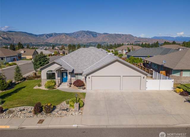 Property at 1536 Harrington Ln, East Wenatchee, WA 98802, 4 beds, 3 baths