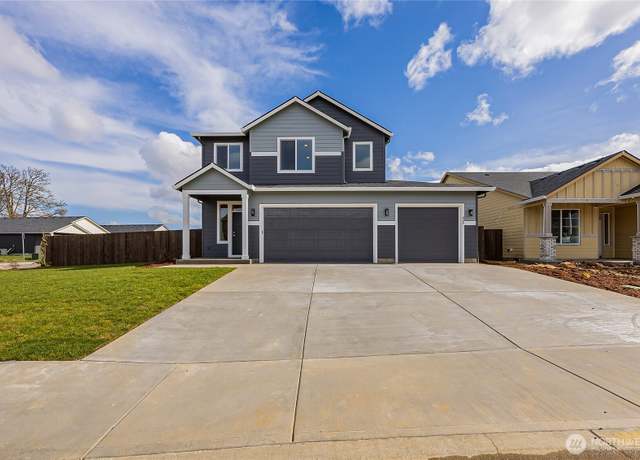Property at 400 Pagget Ave, Winlock, WA 98596, 4 beds, 2.5 baths