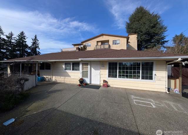 Property at 220 110th St N, Seattle, WA 98133, 6 beds, 4 baths