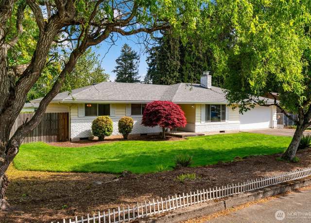 Property at 1112 NE 109th St, Vancouver, WA 98685, 3 beds, 1.5 baths