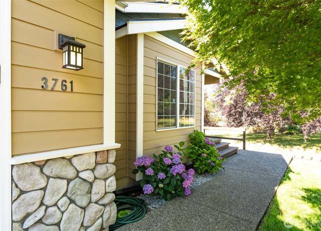 Property at 3761 Hannah Ct, Bellingham, WA 98226, 3 beds, 2.5 baths