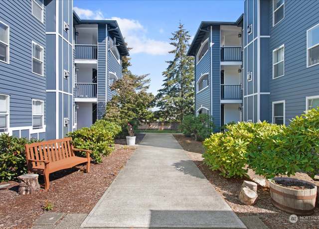 Property at 300 N Oak Harbor St Unit B302, Oak Harbor, WA 98277, 3 beds, 2 baths
