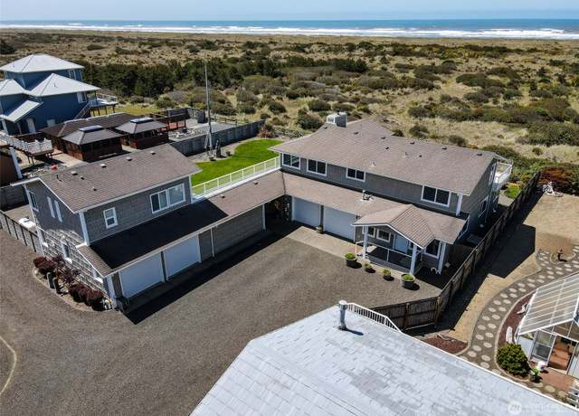 Property at 935 S Sand Dune Ave SW, Ocean Shores, WA 98569, 5 beds, 3 baths