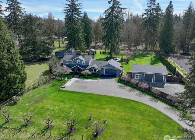 Property at 16005 SE Lake Holm Rd, Auburn, WA 98092, 3 beds, 2.5 baths