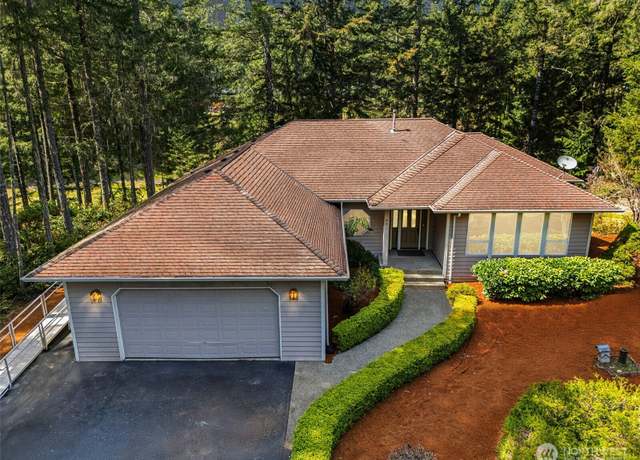 Property at 80 E Rhododendron Ln, Union, WA 98592, 3 beds, 2.5 baths