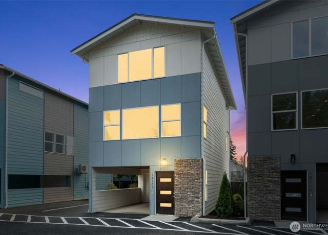 Property at 12107 E Gibson, Everett, WA 98204, 3 beds, 3 baths