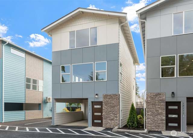 Property at 12107 E Gibson, Everett, WA 98204, 3 beds, 3 baths