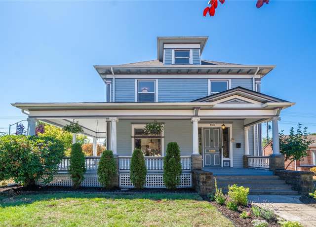Property at 703 E St, Centralia, WA 98531, 5 beds, 2.5 baths