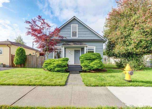 Property at 1718 2nd St, Marysville, WA 98270, 2 beds, 2 baths
