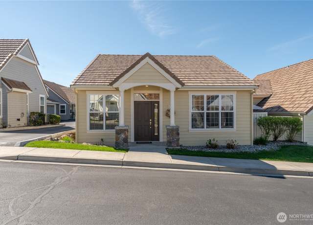 Property at 1494 Eastmont #56, East Wenatchee, WA 98802, 2 beds, 2 baths