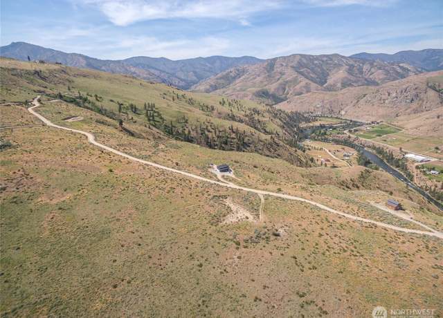 Property at 15 Cowboy Rd, Pateros, WA 98846