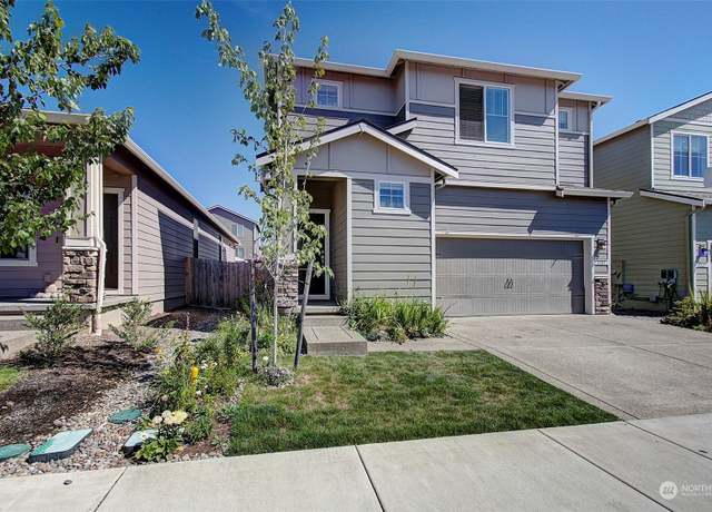 Property at 1303 W 17th Ave, La Center, WA 98629, 4 beds, 2.5 baths