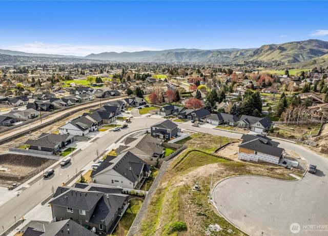 Property at 978 Spring Mountain Dr, Wenatchee, WA 98801