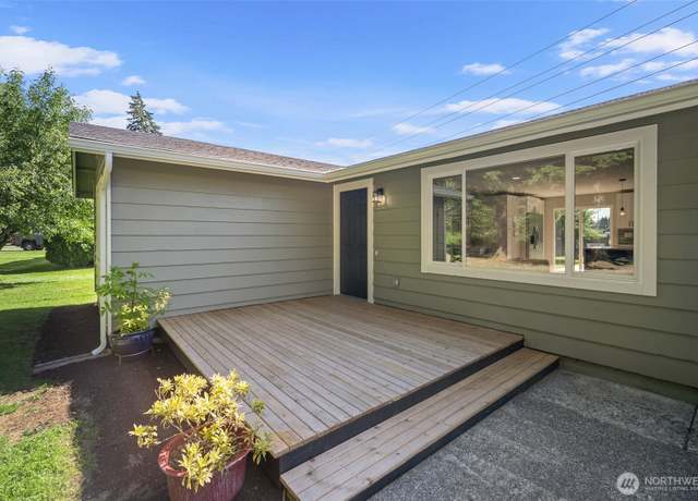 Property at 24930 Chase Rd, Sedro Woolley, WA 98284, 3 beds, 1 bath