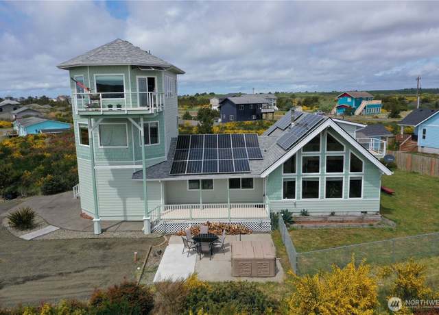 Property at 1412 Storm King Ave, Ocean Shores, WA 98569, 3 beds, 3.5 baths