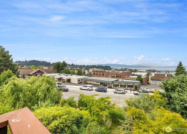 Property at 1100 12th St, Bellingham, WA 98225, 2 beds, 2 baths