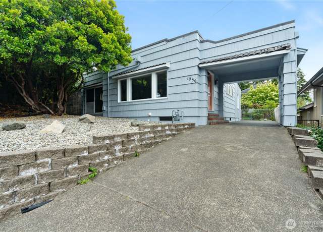 Property at 1250 N Broadway St, Aberdeen, WA 98520, 3 beds, 1 bath