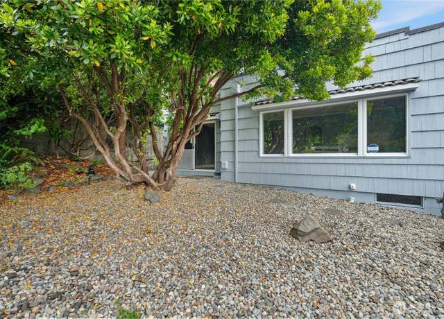 Property at 1250 N Broadway St, Aberdeen, WA 98520, 3 beds, 1 bath