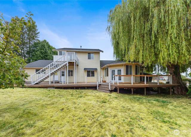 Property at 619 35th St N, Anacortes, WA 98221, 3 beds, 3 baths