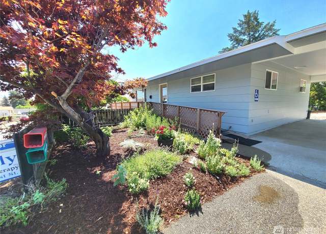 Property at 509 Locust St, Omak, WA 98841, 4 beds, 2 baths