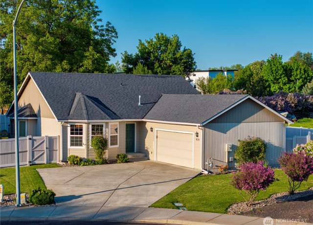 Property at 979 Carmella St, Walla Walla, WA 99362, 3 beds, 2 baths