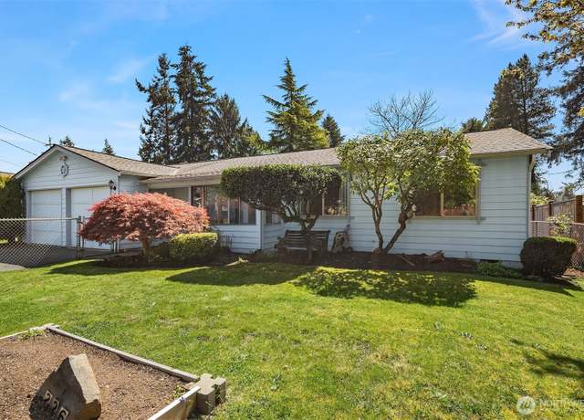 Property at 226 216th St SW, Bothell, WA 98021, 4 beds, 1.5 baths