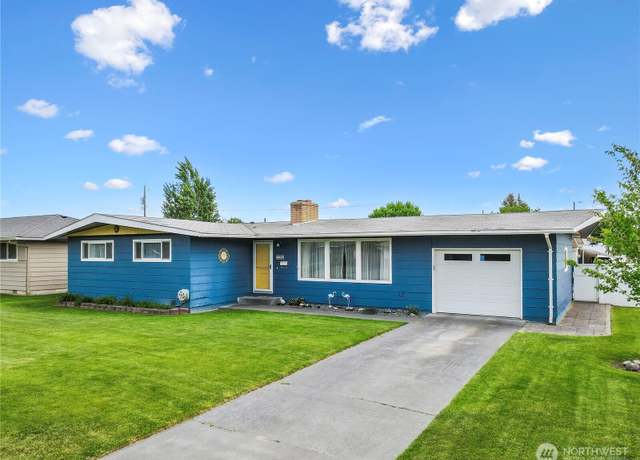 Property at 1102 E Elm St, Othello, WA 99344, 3 beds, 2 baths