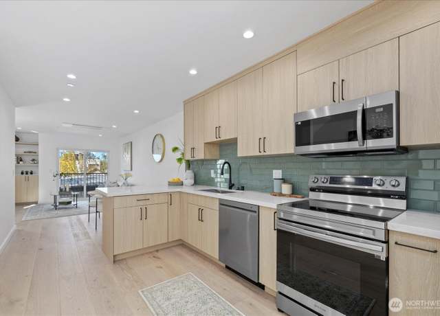 Property at 6032 42nd Ave SW Unit B, Seattle, WA 98136, 3 beds, 2.5 baths