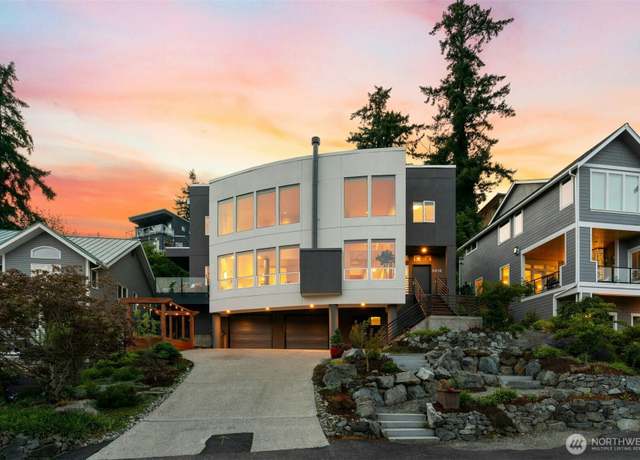 Property at 8812 NE 117th Pl, Kirkland, WA 98034, 4 beds, 2.5 baths