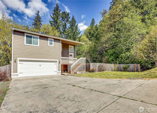 Property at 30 E Nightingale Pl, Belfair, WA 98528, 3 beds, 2.5 baths