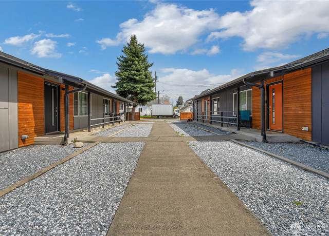 Property at 159 S Cedar St, Buckley, WA 98321, 8 beds, 4 baths