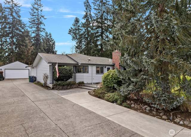 Property at 1902 E Fir St, Mount Vernon, WA 98273, 3 beds, 2.5 baths