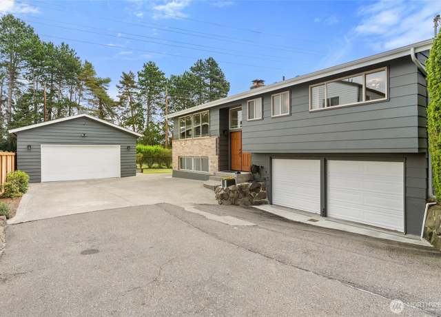 Property at 11242 Fremont Ave N Unit B, Seattle, WA 98133, 3 beds, 3 baths