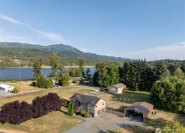 Property at 23692 Sawyer Ln, Clear Lake, WA 98235, 3 beds, 2 baths
