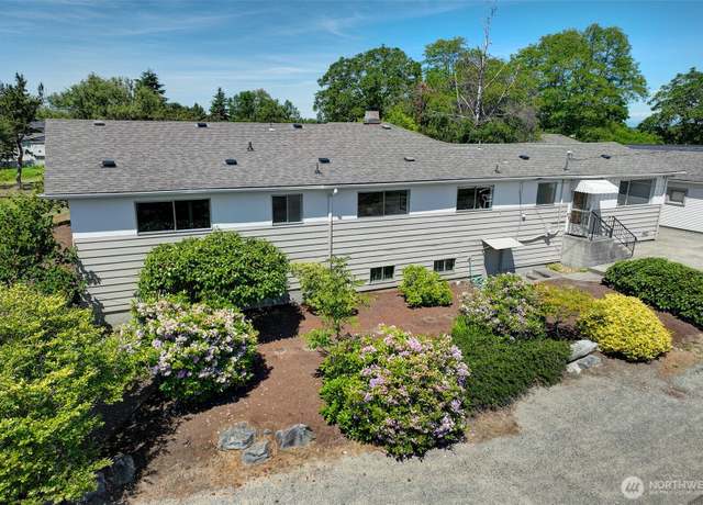 Property at 6424 32nd Ave S, Seattle, WA 98118, 5 beds, 2.5 baths