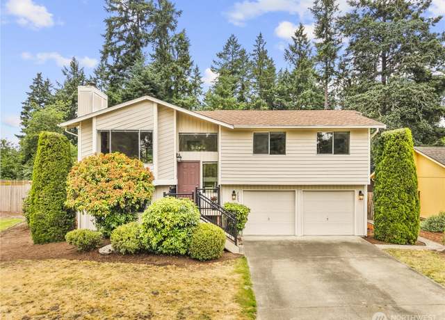Property at 2005 157th Street Ct E, Tacoma, WA 98445, 3 beds, 2.5 baths