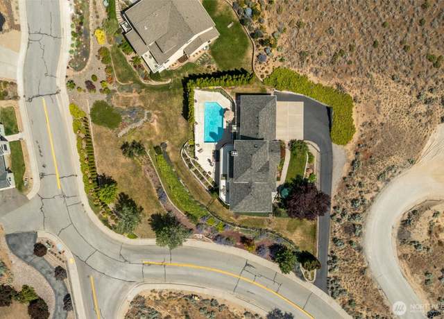 Property at 591 Daniels Dr NE, East Wenatchee, WA 98802, 5 beds, 4 baths